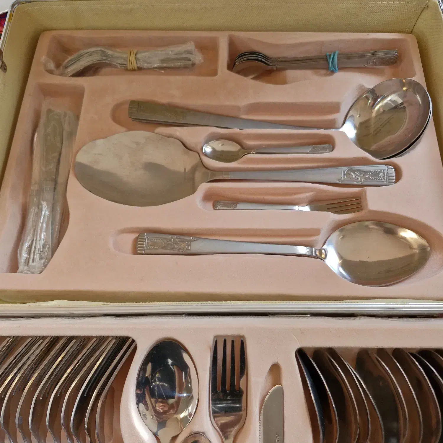 سرویس قاشق و چنگال|ظروف سرو و پذیرایی|قم, شهرک امام حسین|دیوار