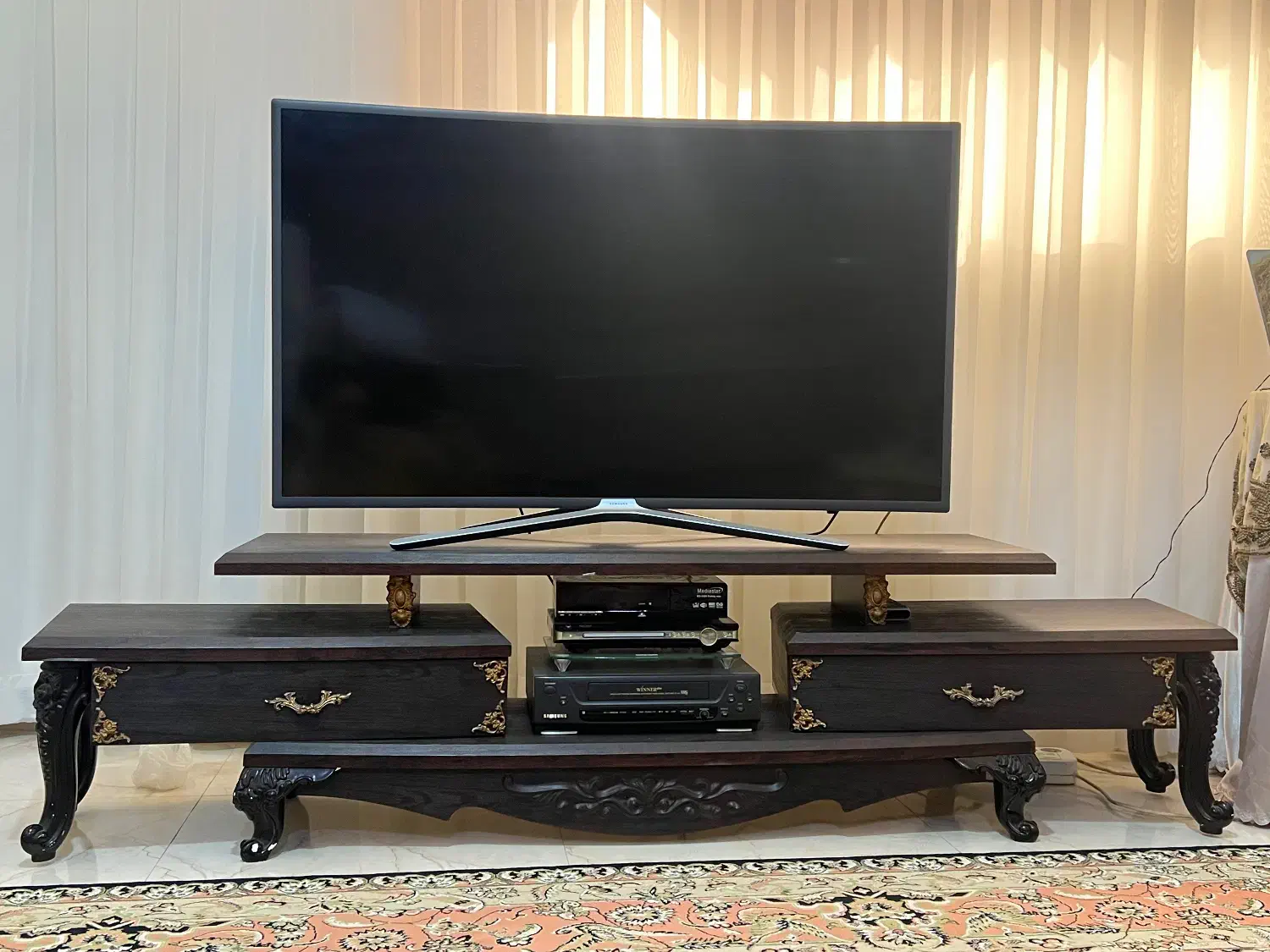 میز تلویزیون کاملا تمیز|میز تلویزیون|رشت, گلسار|دیوار