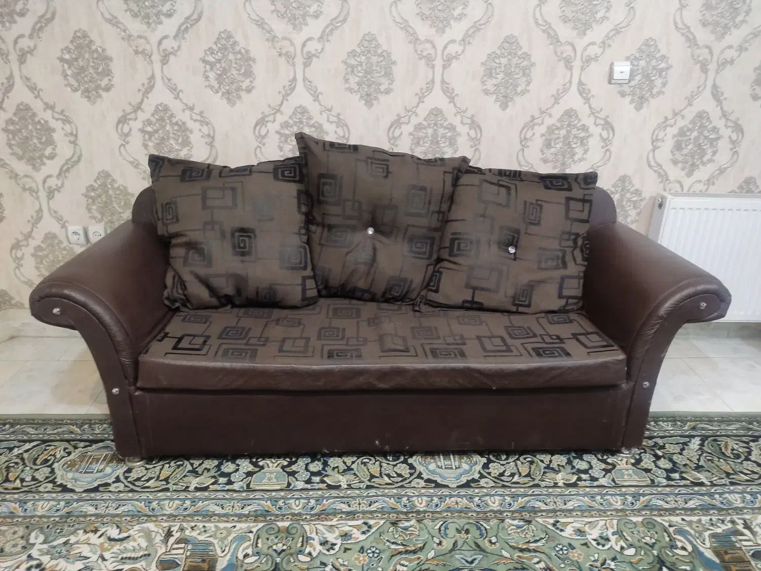 فروش فرش و مبل ۷نفره|مبلمان خانگی و میز عسلی|دوگنبدان, |دیوار