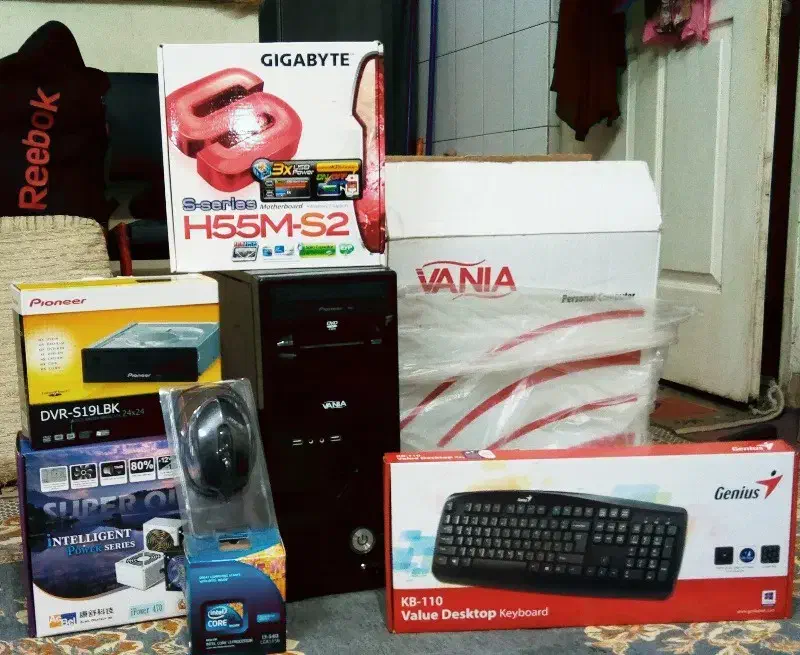 کامپیوتر با میزش کامل|رایانه رومیزی|تهران, خواجه نظام الملک|دیوار