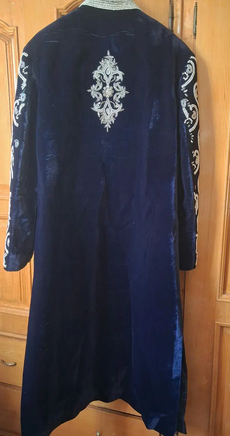 لباس سنتی تاجیکی|لباس|اصفهان, باغ نگاره|دیوار