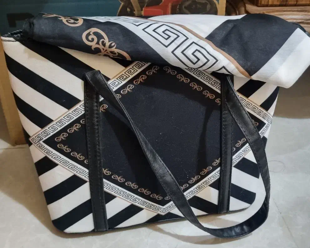 کیف و روسری ست|کیف، کفش، کمربند|کاشان, دانش|دیوار