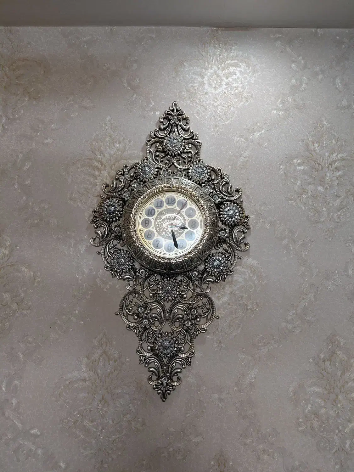 ساعت|ساعت دیواری و تزئینی|مشهد, کارگران|دیوار