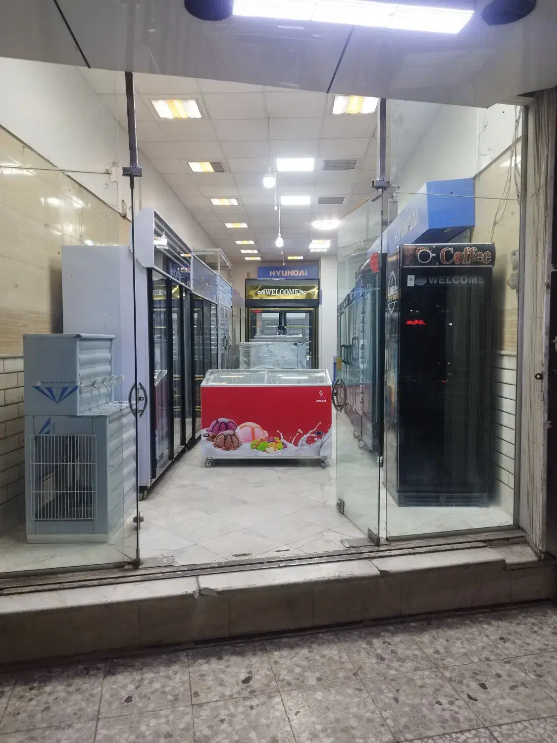 یخچال ویترینی ایستاده|فروشگاه و مغازه|قم, حاج خلیل|دیوار