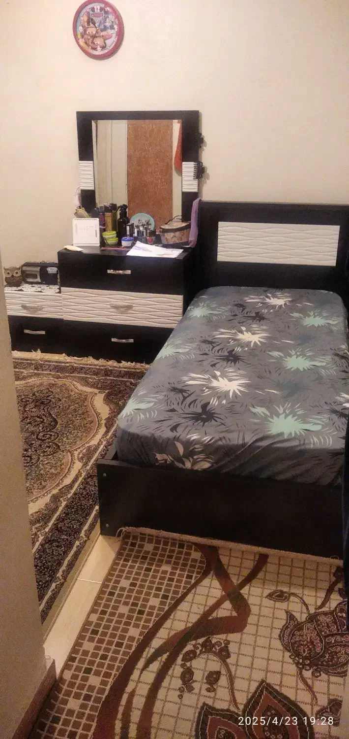 سرویس خواب|تخت و سرویس خواب|شاهینشهر, خانه کارگر|دیوار