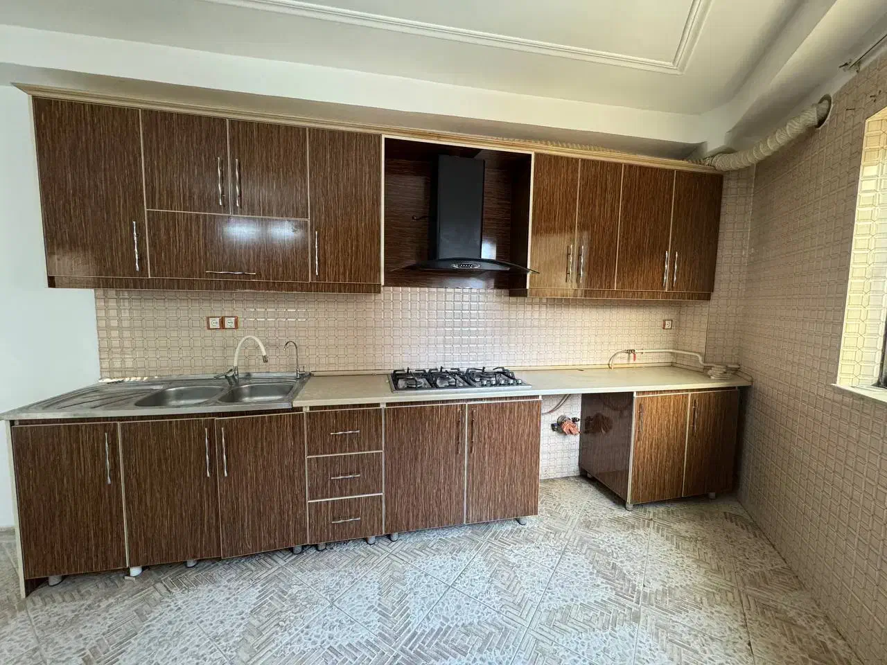 رهن و اجاره طبقه اول ۷۵ متری ابتدای جاده لاهیجان|اجارهٔ آپارتمان|لنگرود, |دیوار