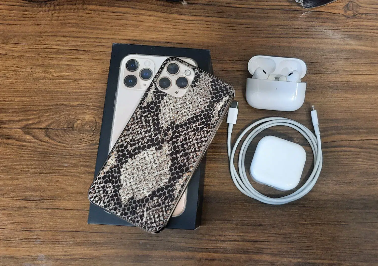 iPhone 11 pro 256G Gold|موبایل|شیراز, صاحب الزمان|دیوار