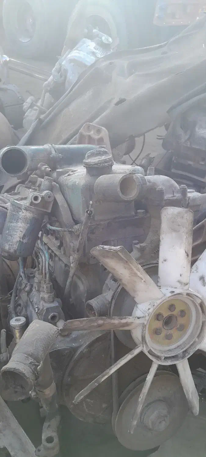 ۳ عدد موتور خاور و یک عدد موتور اویکو a60|قطعات یدکی و لوازم جانبی|کرمانشاه, |دیوار