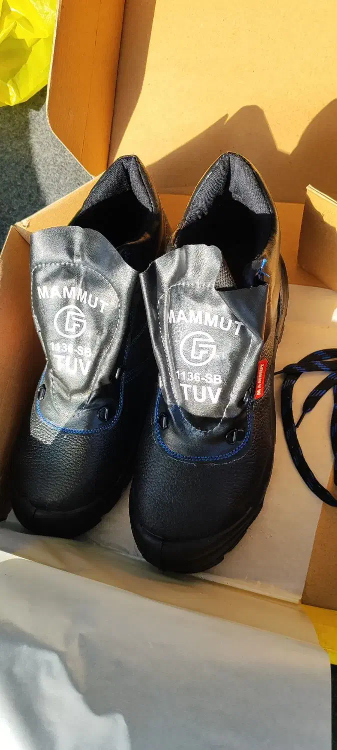 کفش کار اصلی ماموت|کیف، کفش، کمربند|رودسر, |دیوار