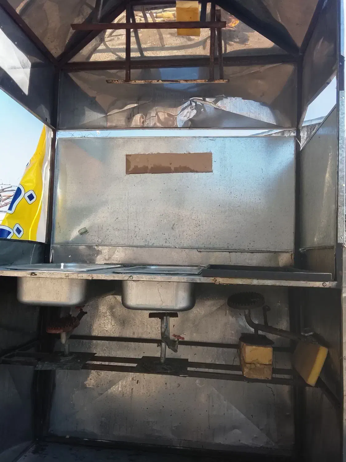 فرساندویچی|کافی‌شاپ و رستوران|گالیکش, |دیوار