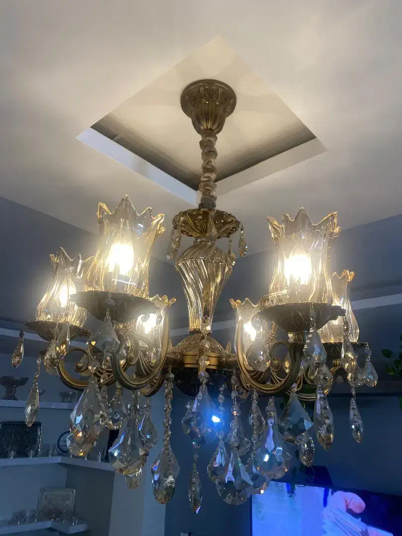 لوستر  برنجی|لوستر و چراغ آویز|اصفهان, باغ فدک|دیوار