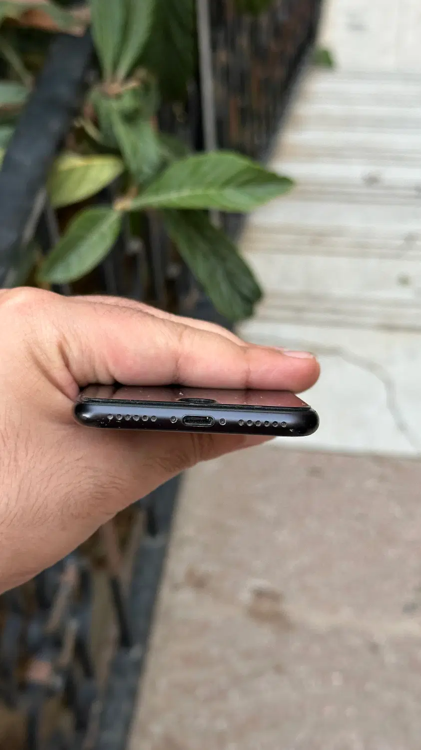 iPhone SE 2020 (128GB)|موبایل|شیراز, فرهنگ شهر|دیوار