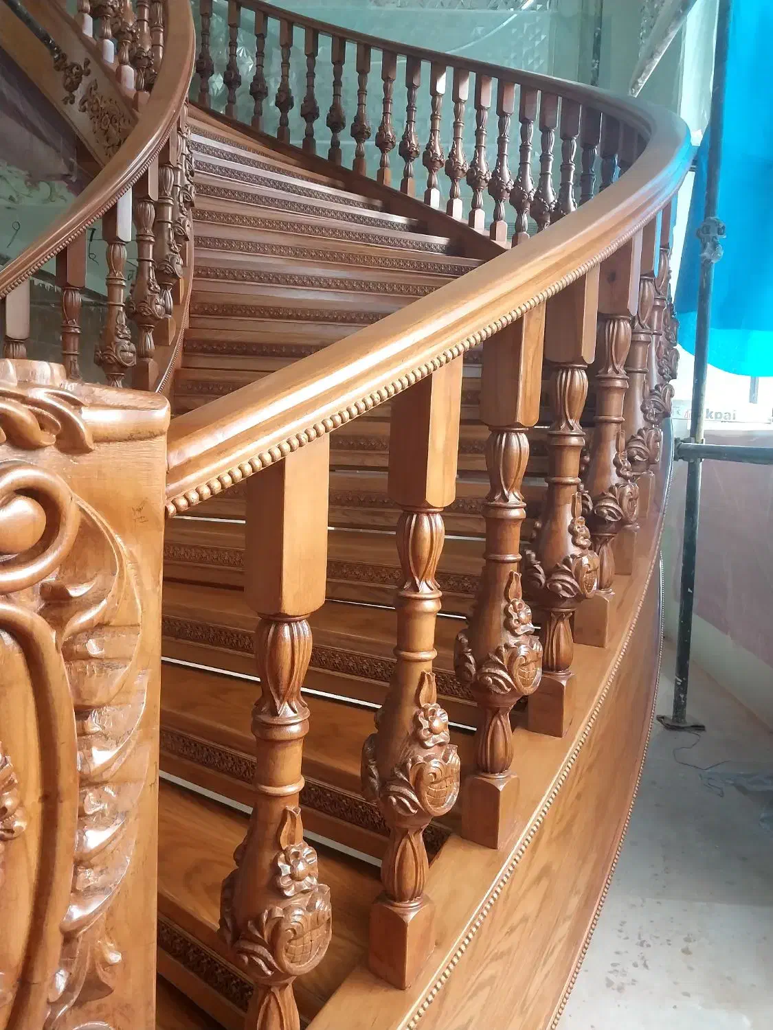 رنگکاری چوب|استخدام معماری، عمران و ساختمانی|آمل, |دیوار