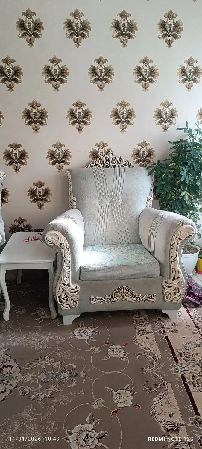 مبل|مبلمان خانگی و میز عسلی|گلبهار, شهر جدید گلبهار|دیوار