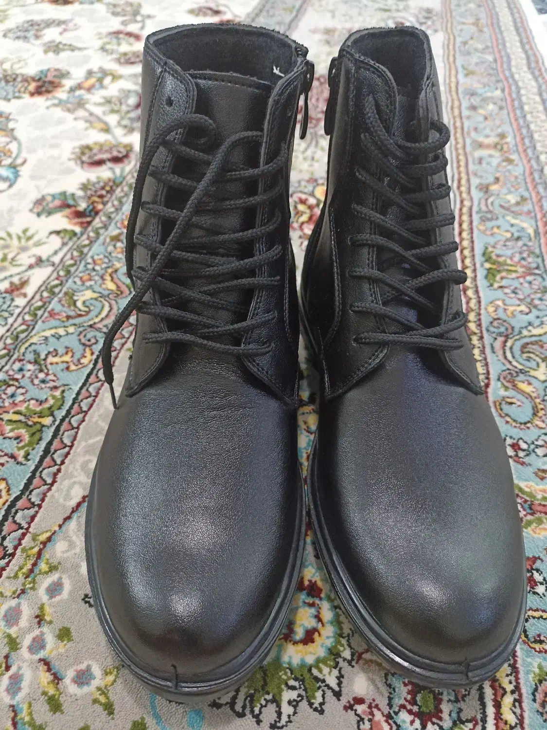 نیم بوت مشکی|کیف، کفش، کمربند|بیستون, |دیوار