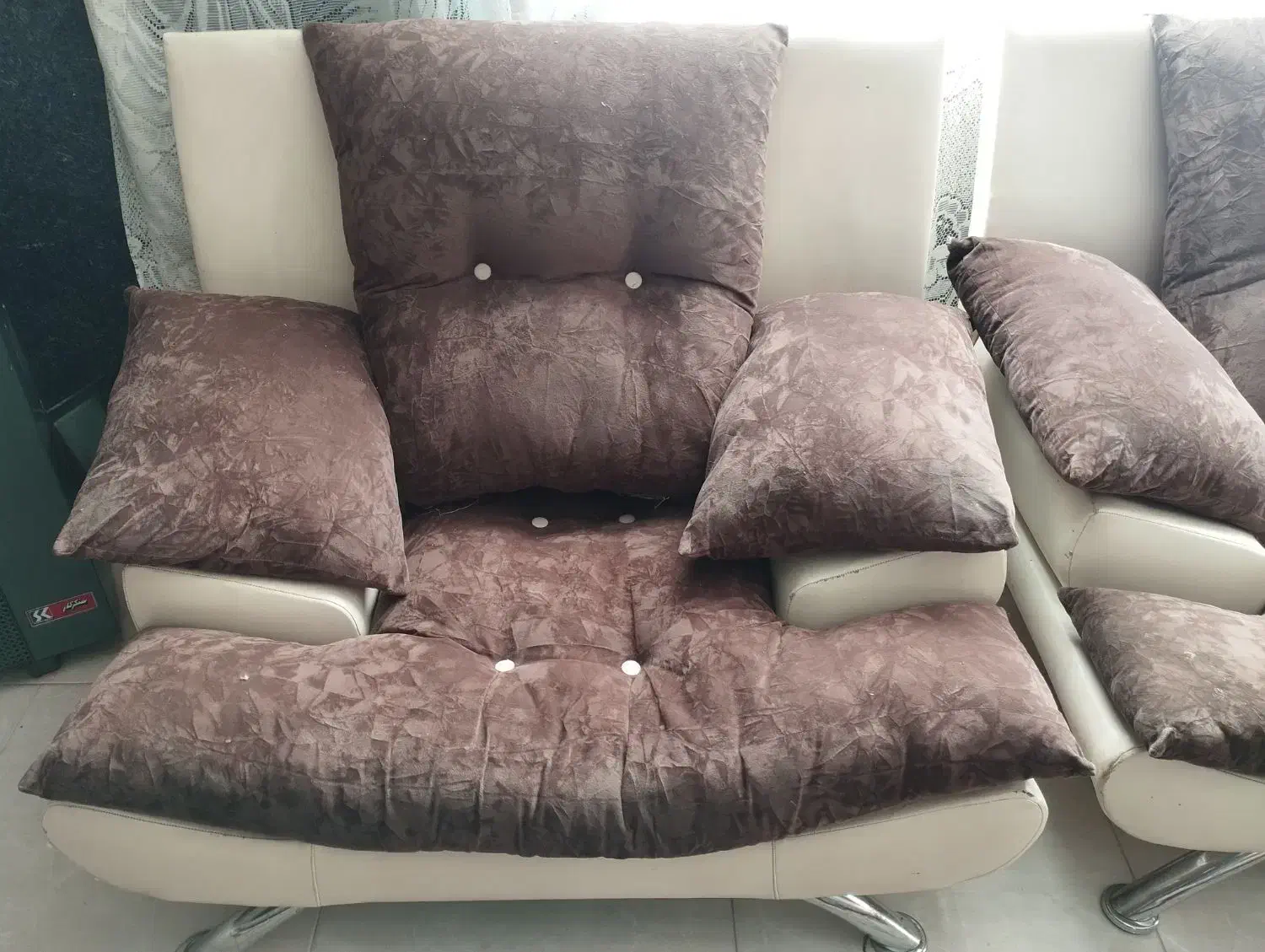 مبل راحتی|مبلمان خانگی و میز عسلی|تربت‌حیدریه, شهید قرنی|دیوار