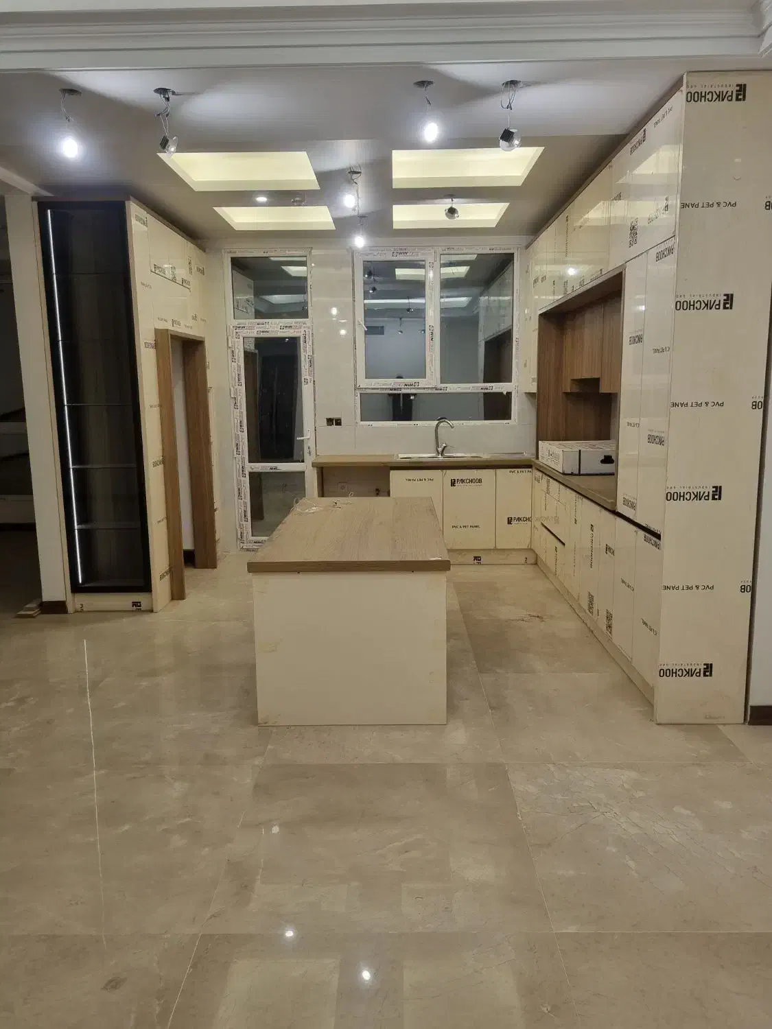 ۱۷۰ متر ۳ خواب کلید نخورده ۲ پارکینگ مرزداران