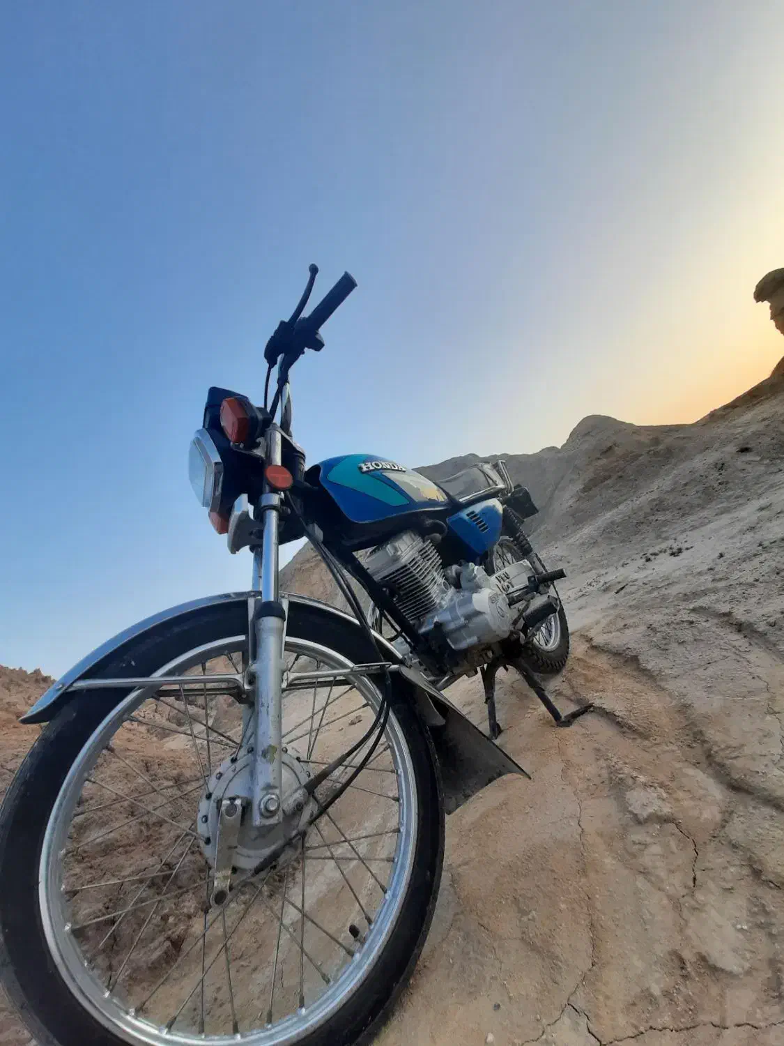 200 دست ساز (دنده سیبی)|موتورسیکلت|آوج, |دیوار