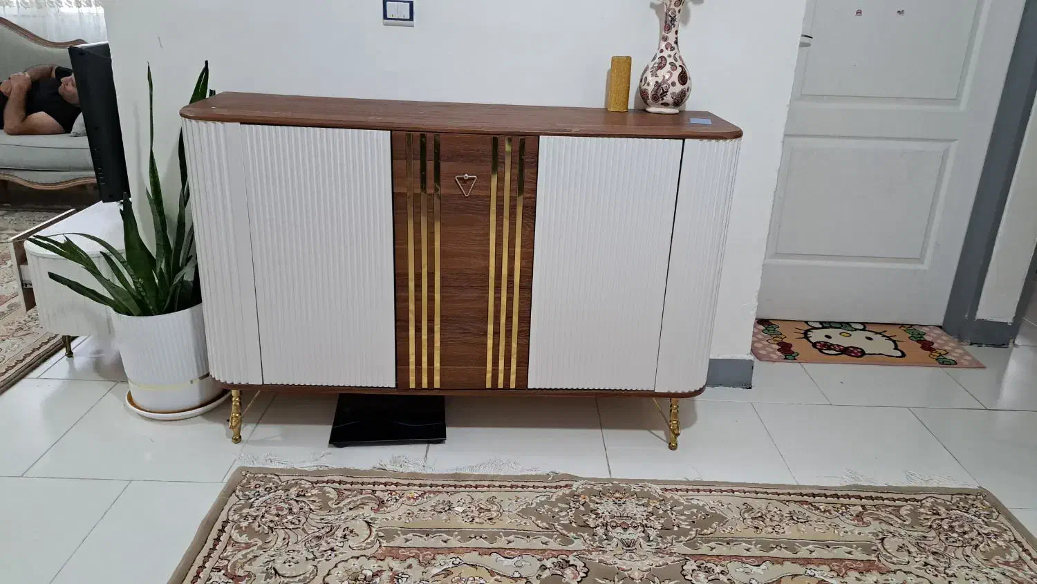 فروش فوری وسایل به علت جابه جایی میز تی وی کنسول|میز تلویزیون|هشتگرد, شهرک فرهنگیان|دیوار