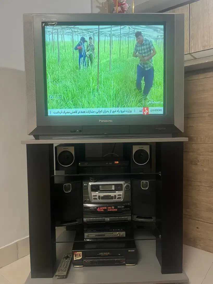 تلویزیون ۲۹ اینچ کاملا سالم بامیز و دستگاه دیجیتال|تلویزیون و پروژکتور|محمدشهر, محمدشهر|دیوار
