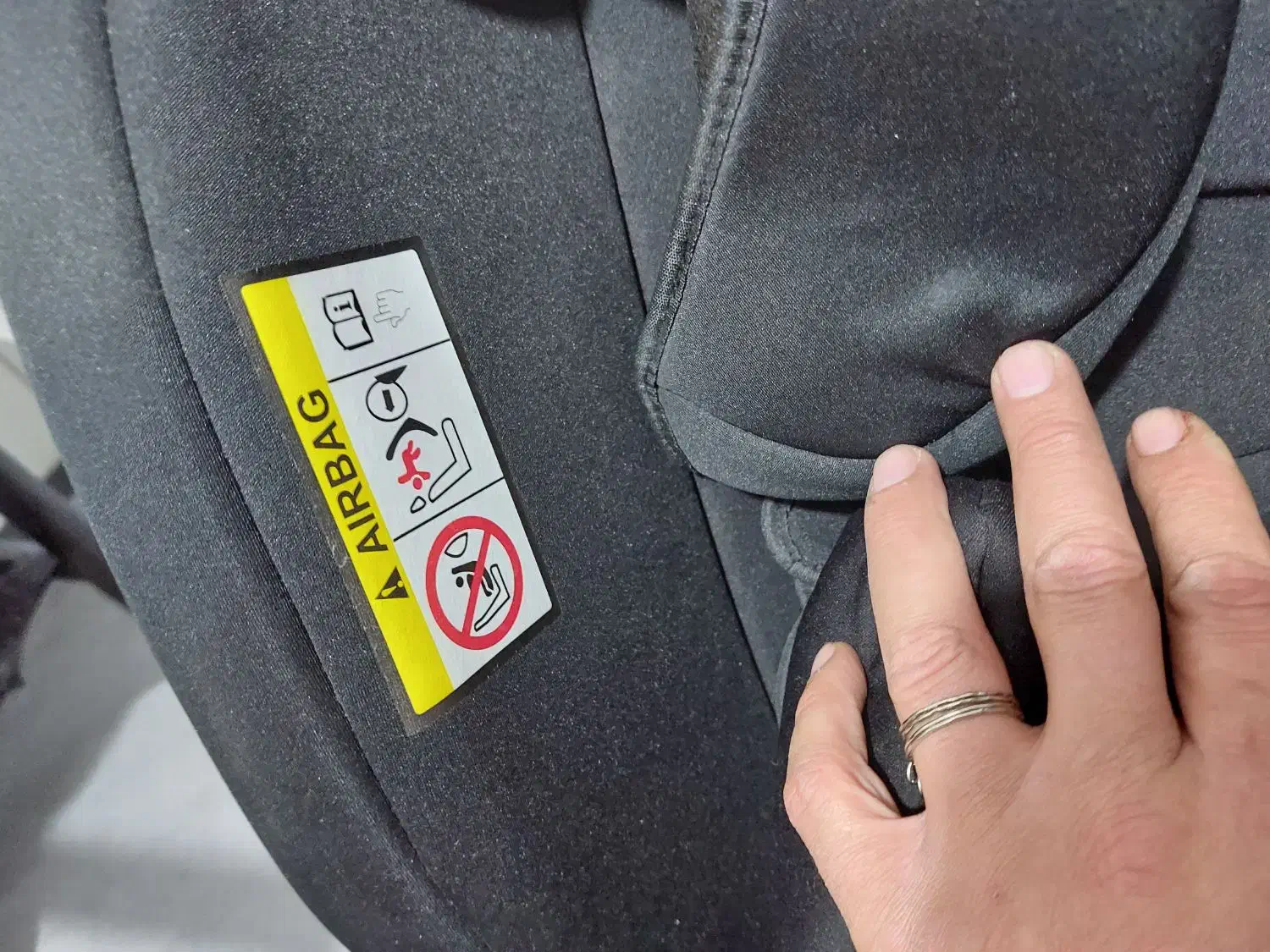 صندلی بچه در ماشین|تخت و صندلی بچه|خرم‌آباد, |دیوار