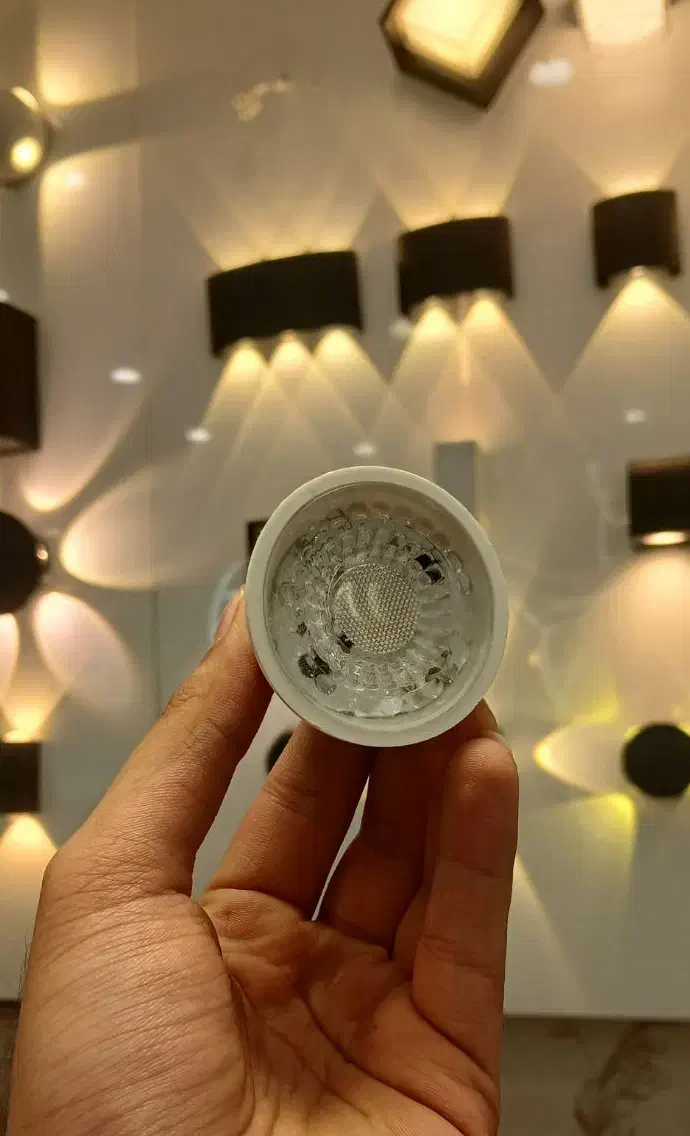 لامپ هالوژن سوزنی و gu10 یکسال گارانتی ۸ وات|لامپ و چراغ|اصفهان, تخت فولاد|دیوار