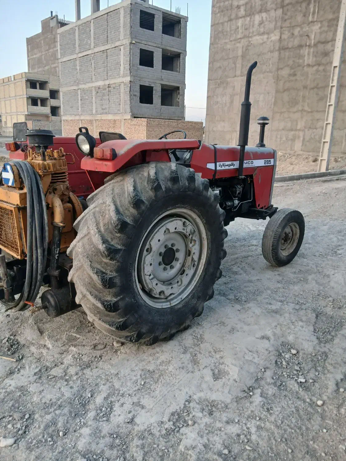 تراکتور کمپرسور دار عروسک|خودرو سنگین|رباط‌کریم, رباط‌کریم|دیوار