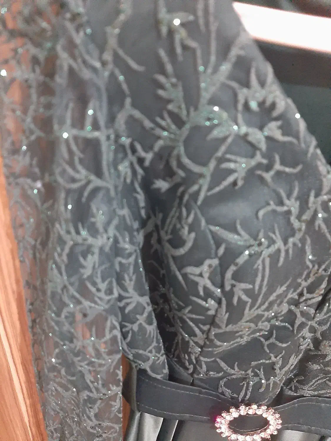 لباس مجلسی|لباس|آبیک, |دیوار