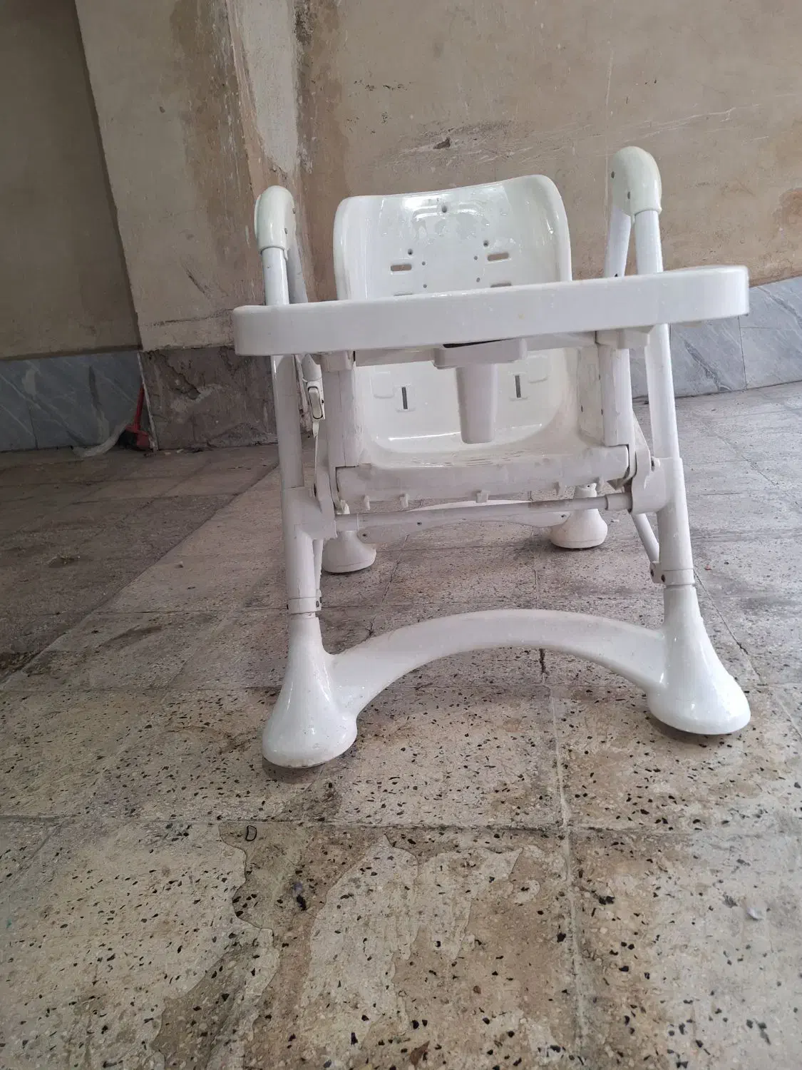 صندلی غذای کودک کاملا  نو داخل انبار بوده|تخت و صندلی بچه|تهران, جی|دیوار