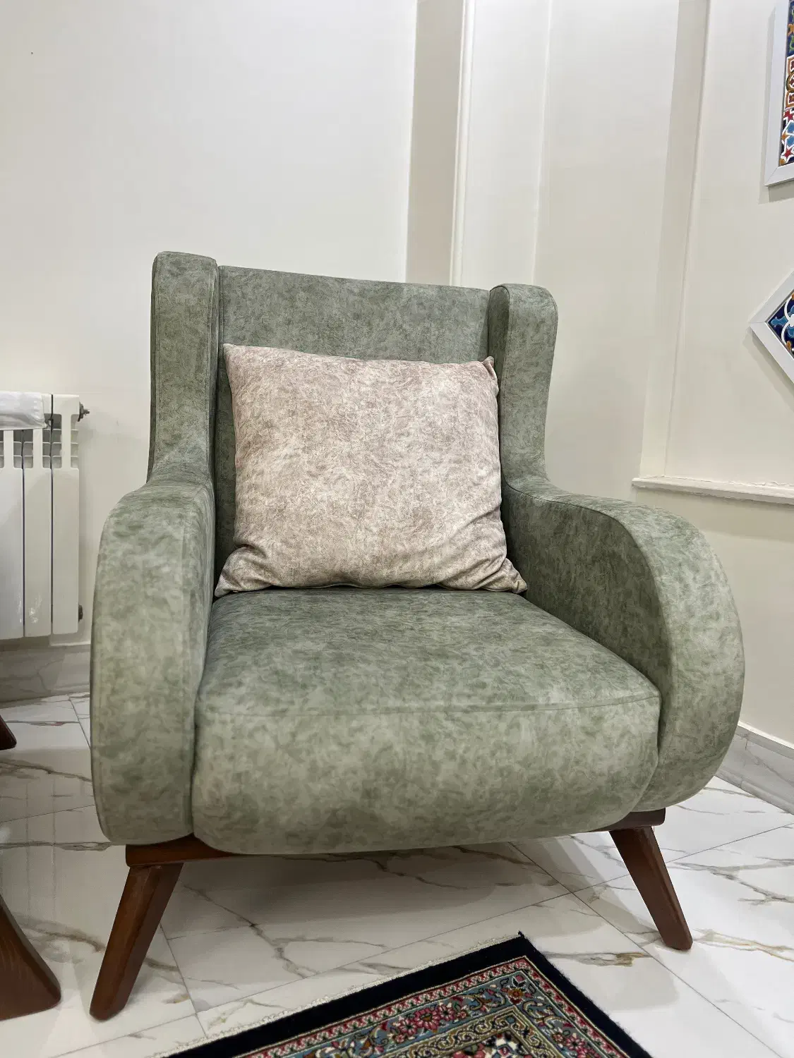 مبل در حد خیلی نو|مبلمان خانگی و میز عسلی|هشتگرد, شهرک اداری|دیوار