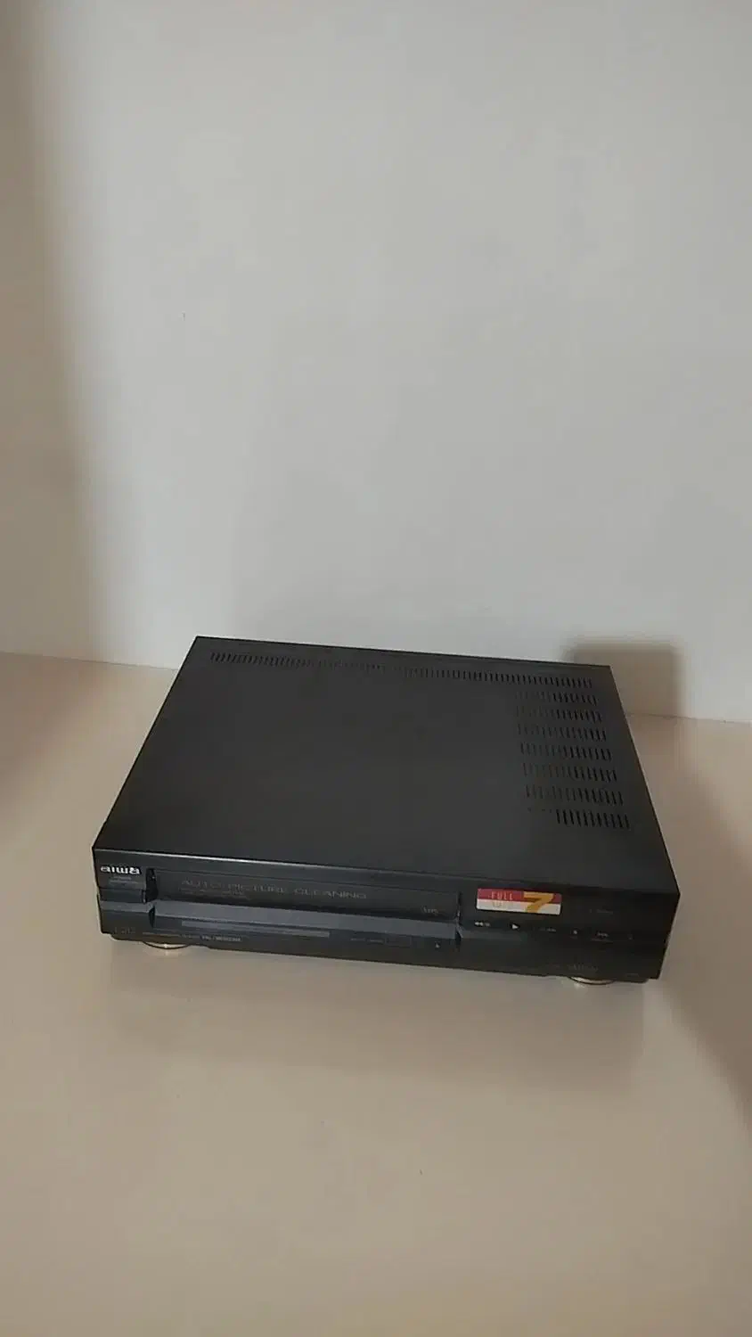 تلویزیون وتلفن و ویدئو|کلکسیون اشیاء عتیقه|میاندوآب, |دیوار