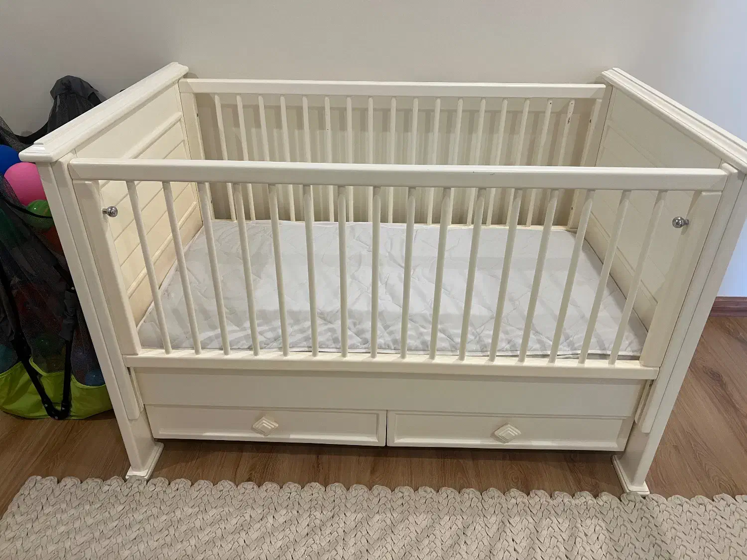 تخت کودک برند نینیسالن کودک|تخت و صندلی بچه|تهران, اختیاریه|دیوار