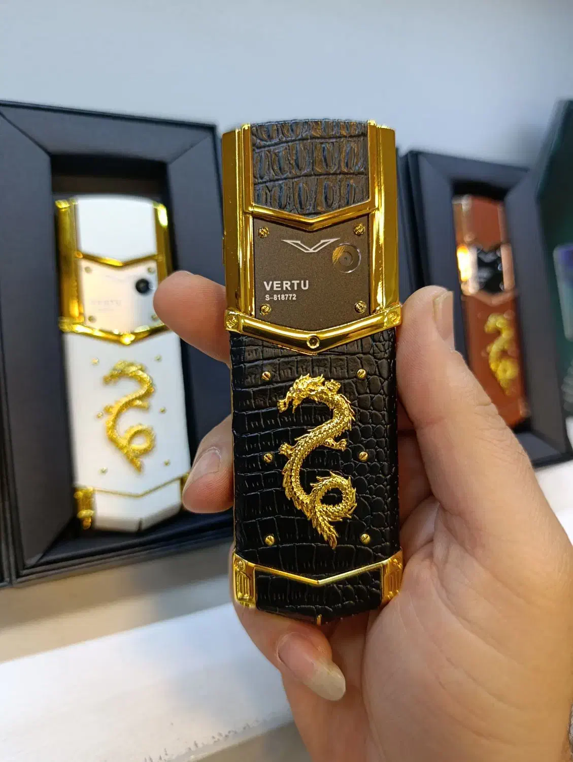 گوشی ساده  ورتو دراگون رنگ ثابت باگارانتی وریجستری|موبایل|تهران, نازی‌آباد|دیوار