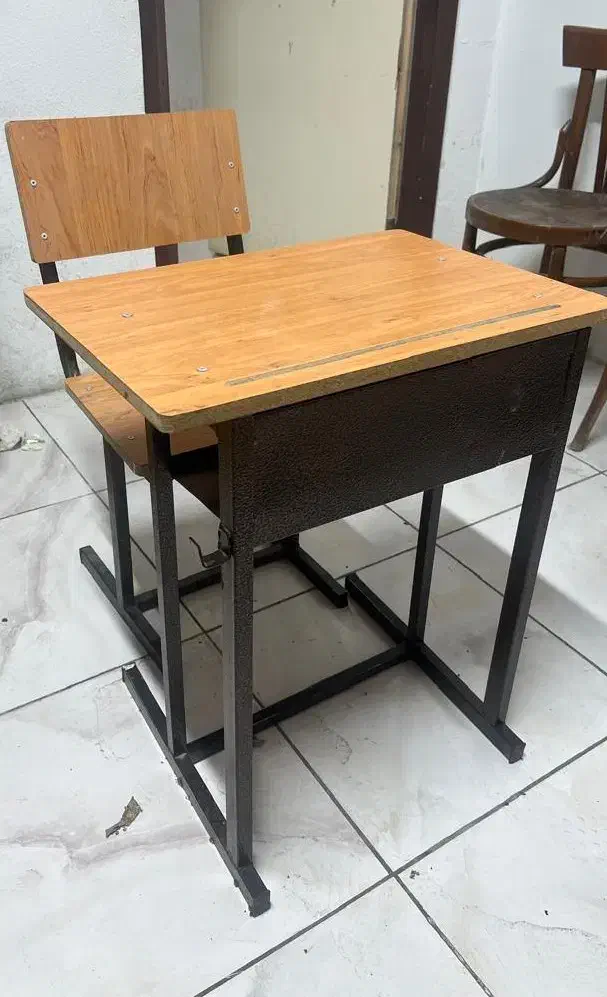 میز و تک صندلی ابتدایی|صندلی و نیمکت|نوشهر, |دیوار