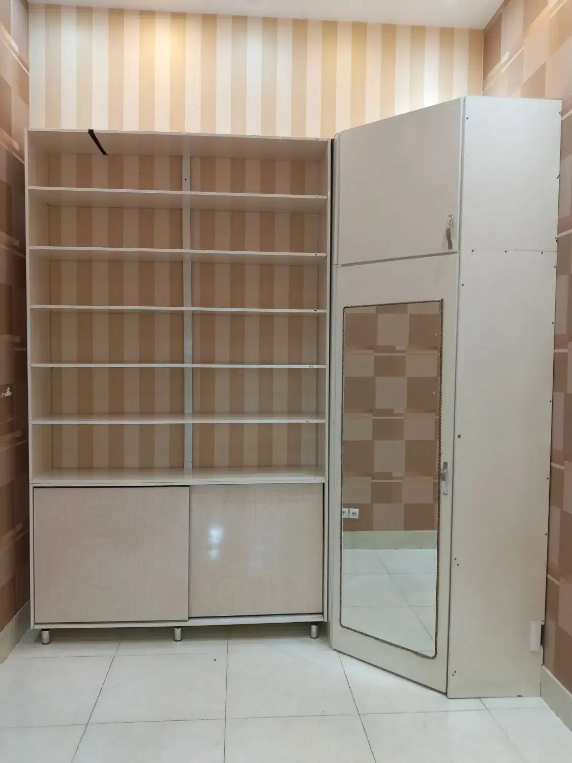 اتاق پرو و میز کشویی|فروشگاه و مغازه|سراب, |دیوار