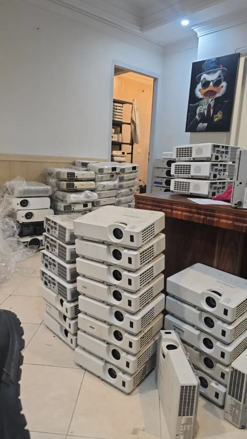 ویدیو پروژکتور هیتاچی مدل 3030|تلویزیون و پروژکتور|تهران, صادقیه|دیوار