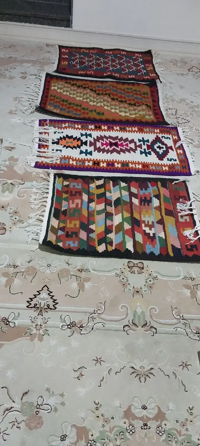 ۴۴ عدد گیلم دست بافت پا دری تخته ای ۷۰۰۰۰۰تومان ا|گلیم، جاجیم، گبه|رشت, کوی طالقانی|دیوار