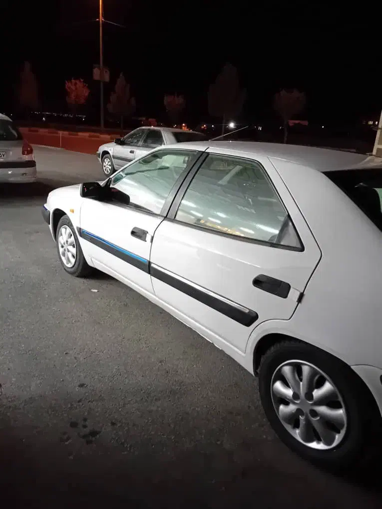 زانتیا ۸۸سفید|خودرو سواری و وانت|اراک, |دیوار