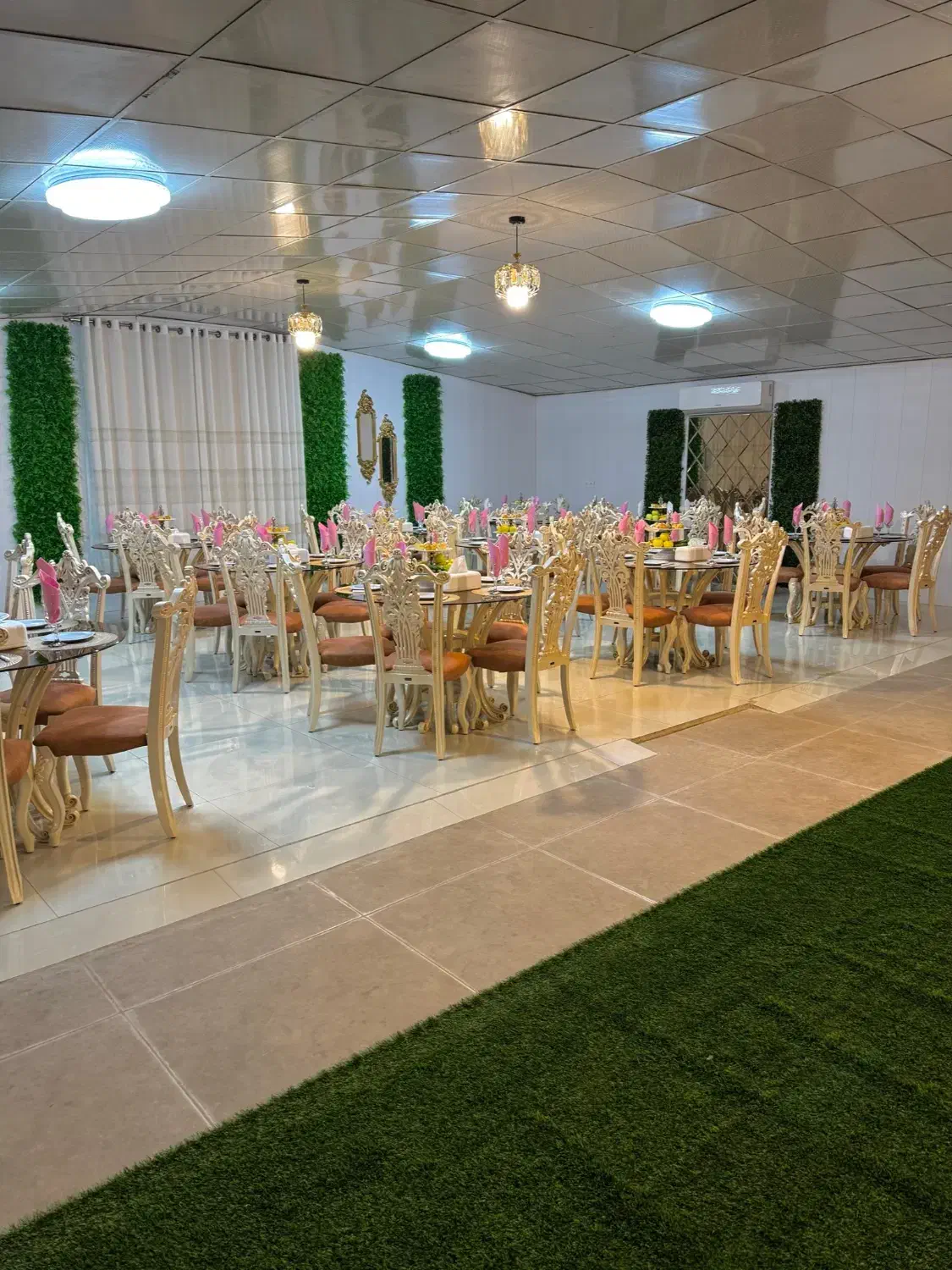 اجاره باغ سالن دار ویژه عقد نامزدی وتولد|اجارهٔ کوتاهمدت ویلا و باغ|شیراز, شهرک گلستان شمالی|دیوار