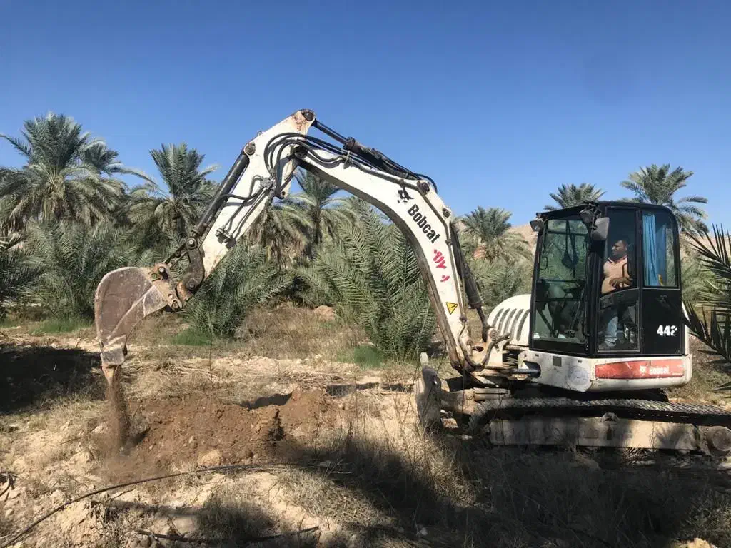 مینی بیل اجاره ای|خدمات پیشه و مهارت|شیراز, باغ تخت|دیوار