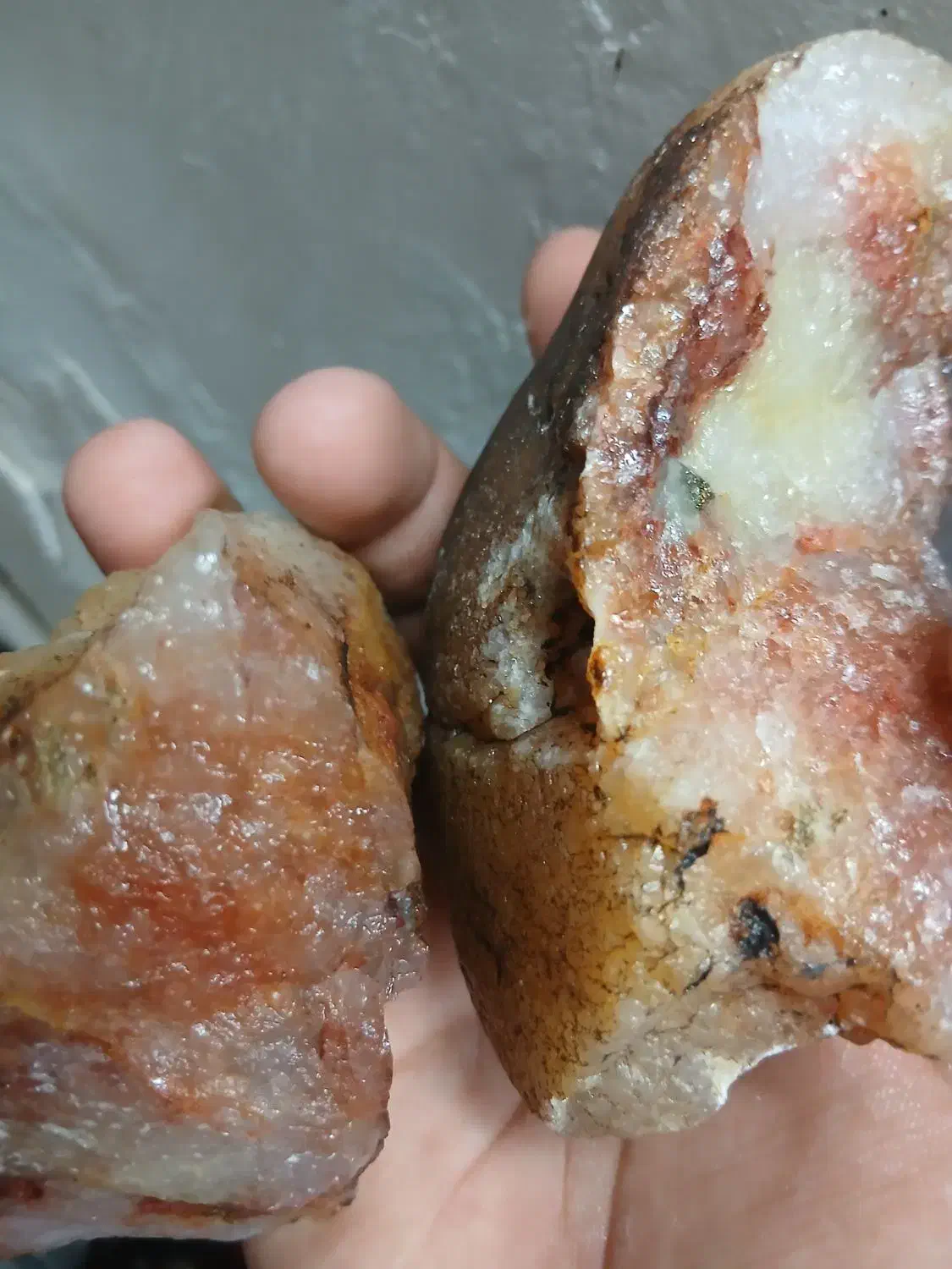 سنگ قیمتی عقیق نباتی و کبود و قرمز و سفید|جواهرات|میبد, |دیوار