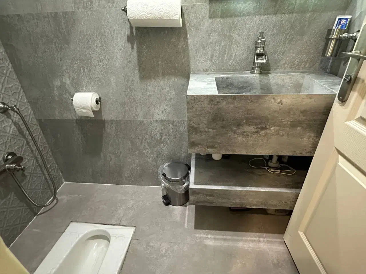 90متر 2خواب روبه افتاب لوکیشن طلایی شمال فردوس