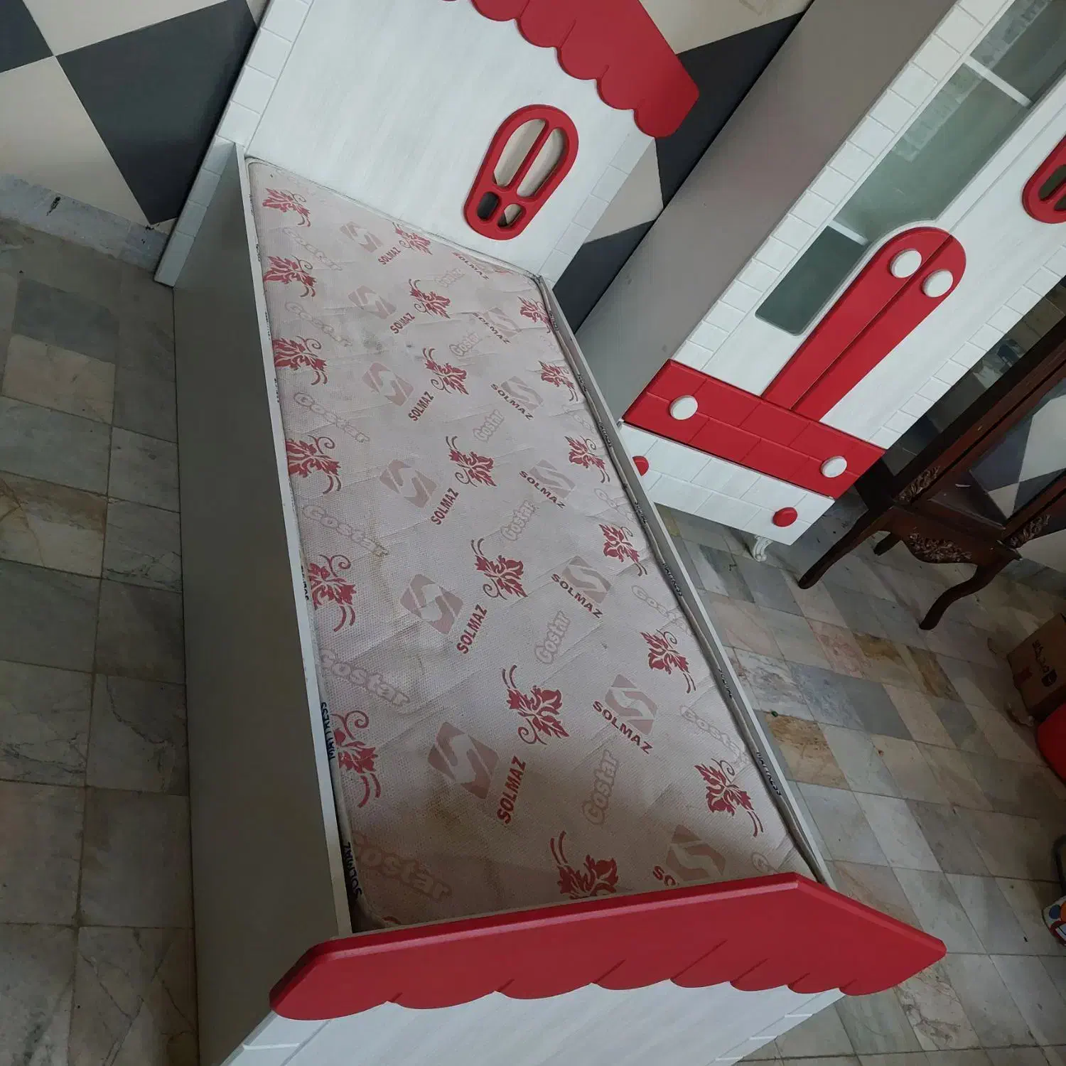 تخت خواب درحد نو|تخت و سرویس خواب|قروه, |دیوار