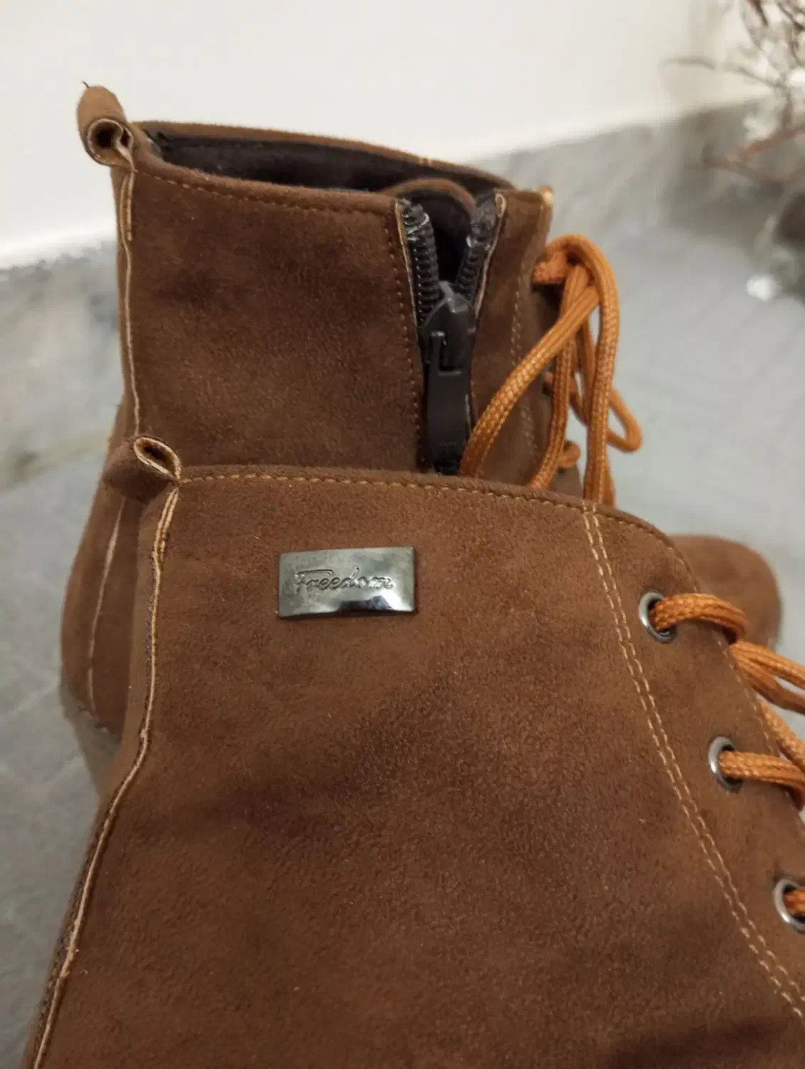 کیف و بوت ست|کیف، کفش، کمربند|پرند, فاز ۵|دیوار