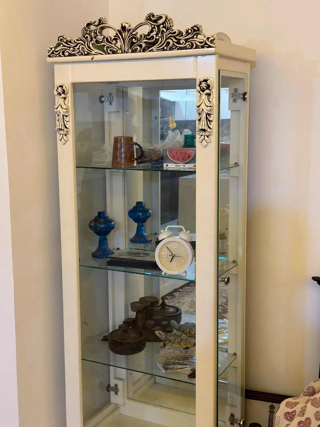 بوفه و ویترین شیشه ای سفید|بوفه، ویترین، کنسول|ساری, |دیوار