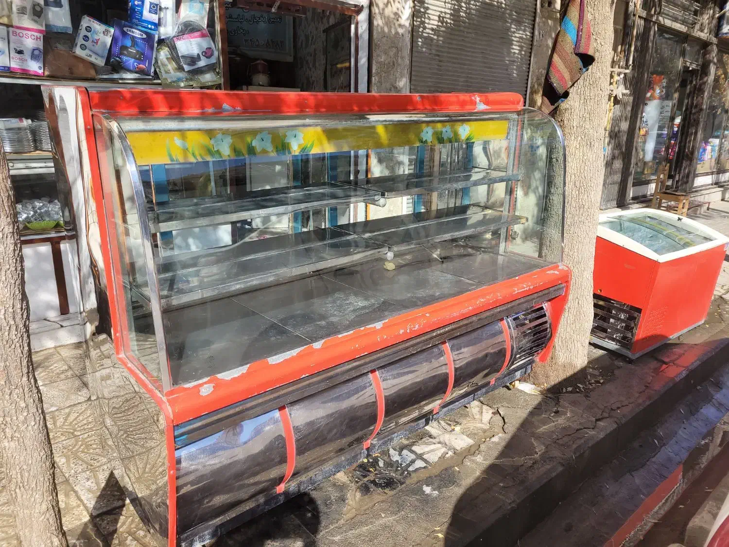 یخجال ویترینی فریزر بستنی|فروشگاه و مغازه|بهار, |دیوار