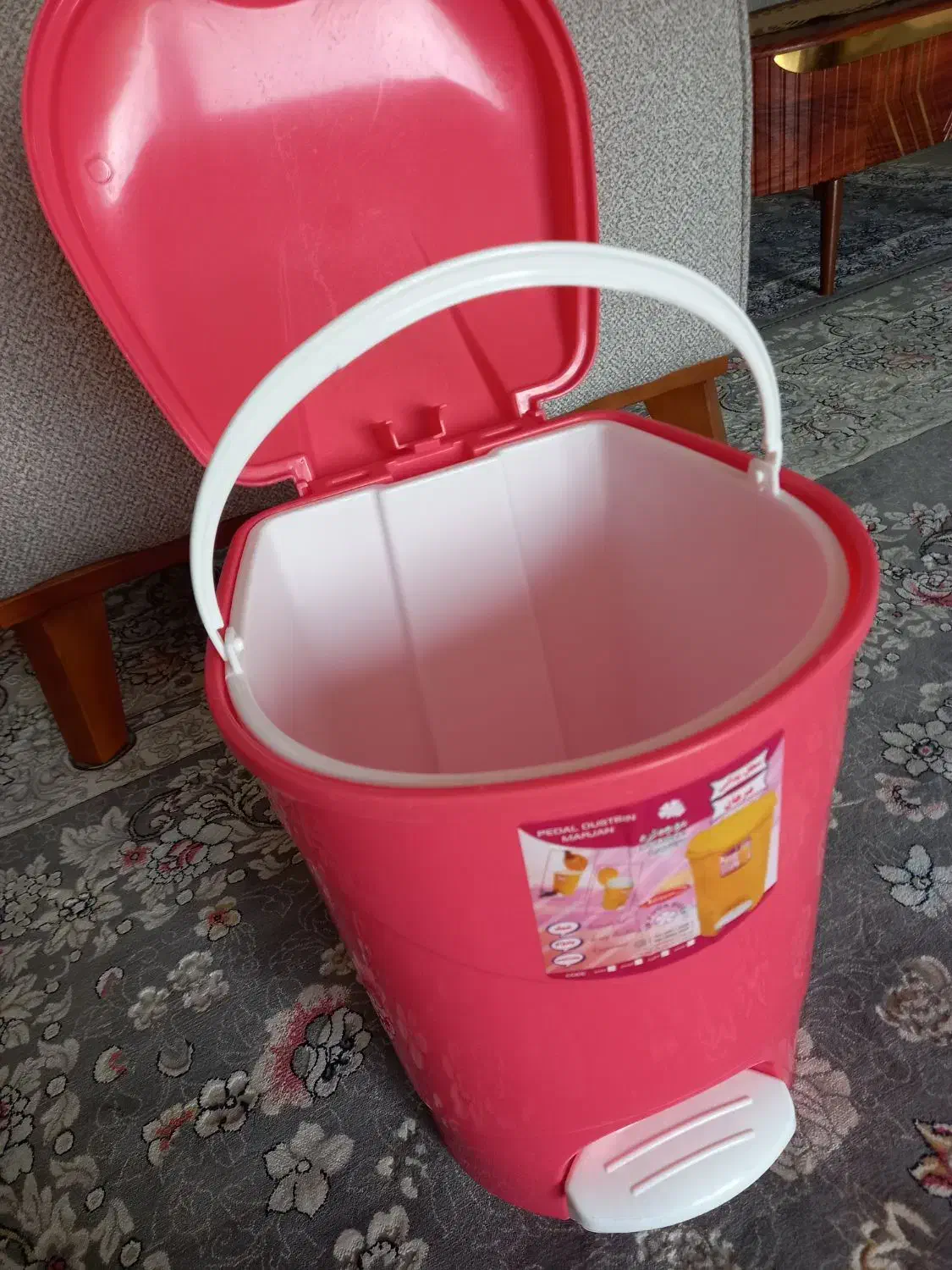 سلطل آشغال زیر و رو آشپزخونه|لوازم نظافت|تنکابن, |دیوار