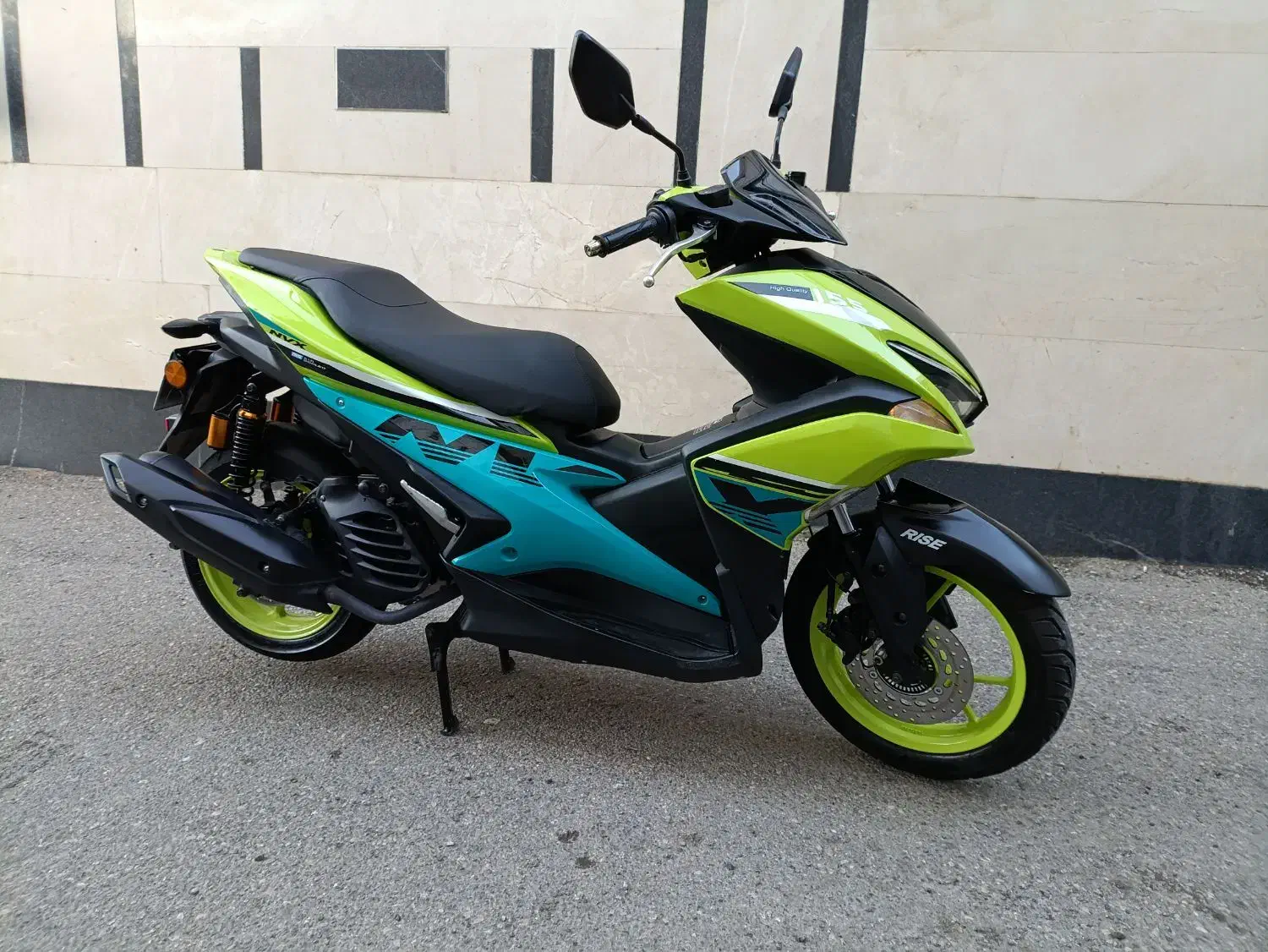 ایروکس NVX155 مدل ۱۴۰۲ رنگ سبز فسفری در حد نو|موتورسیکلت|ساری, |دیوار