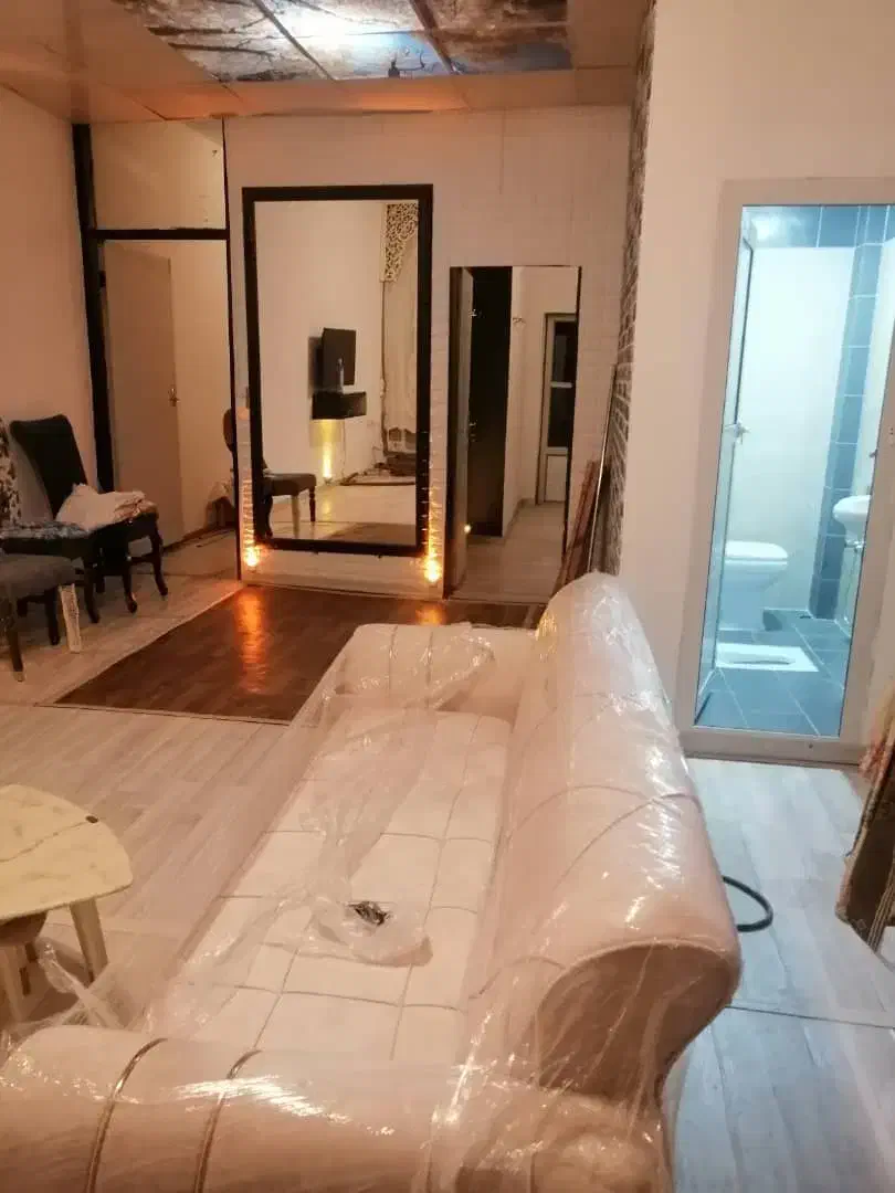 دو خواب لب دریا|اجارهٔ کوتاهمدت ویلا و باغ|بندر انزلی, موج شکن|دیوار