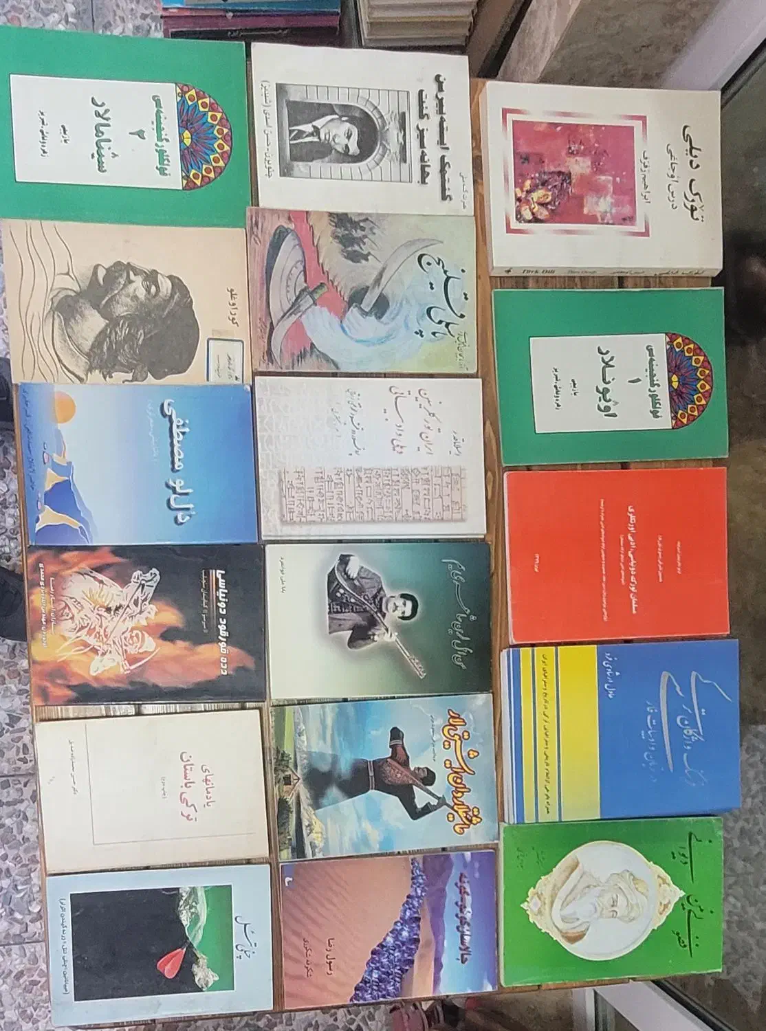 ۲۳۵ جلد کتاب رمان،آشپزی،تاریخی،شعر ترکی، روانشناسی|کتاب و مجله تاریخی|تبریز, |دیوار